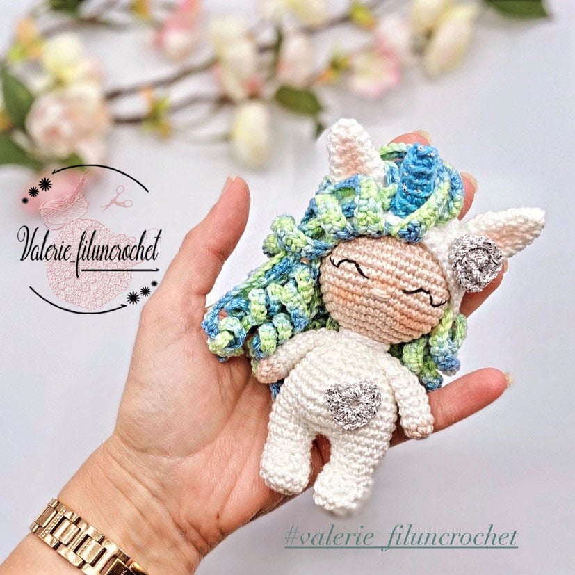 GEORGIA la poupée licorne